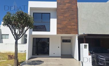 Casa en Renta Juan C Bonilla Puebla con Jardín y Cocina Equipada