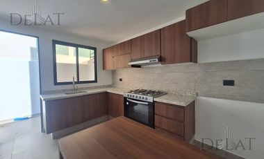 Casa en Renta Juan C Bonilla Puebla con Jardín y Cocina Equipada