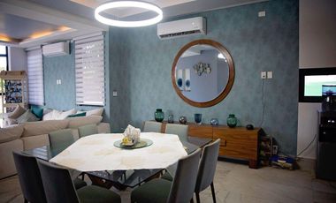 Residencia Amueblada en Yucatán Country Club, con 22 paneles solares
