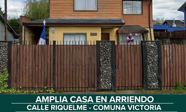 ARRIENDO AMPLIA CASA EN VICTORIA 3D3B