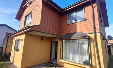 ARRIENDO AMPLIA CASA EN VICTORIA 3D3B