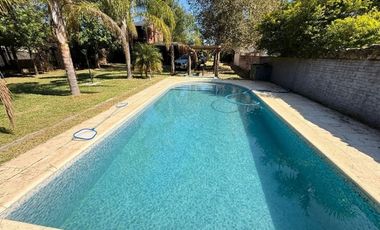 Casa quinta en venta sobre un terreno de 1200M2