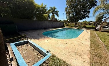 Casa quinta en venta sobre un terreno de 1200M2
