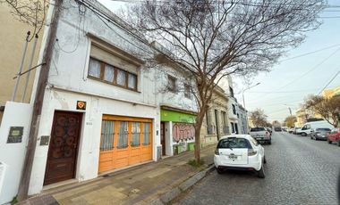 EN VENTA 2 DEPARTAMENTOS Y DOS LOCALES