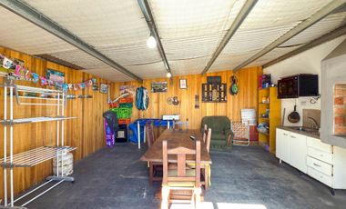VENTA GALPONES CON CASA TANDIL