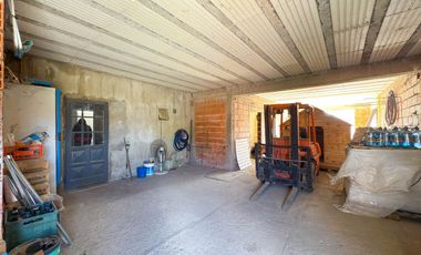 VENTA GALPONES CON CASA TANDIL