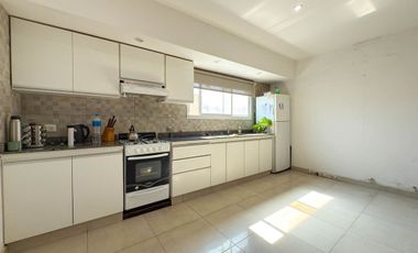VENTA GALPONES CON CASA TANDIL