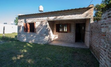 SE VENDE CASA EN BARRIO NAZARETH RECONQUISTA