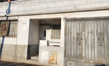 VENTA CASA 3 AMBIENTES EN LANÚS CON COCHERA