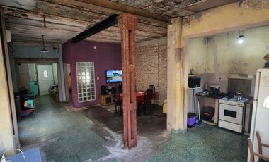 VENTA CASA 3 AMBIENTES EN LANÚS CON COCHERA