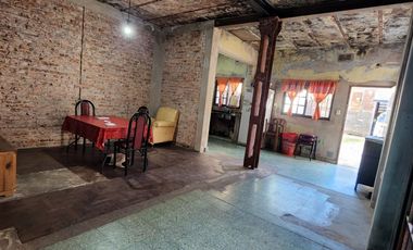 VENTA CASA 3 AMBIENTES EN LANÚS CON COCHERA