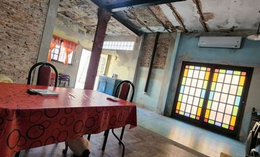 VENTA CASA 3 AMBIENTES EN LANÚS CON COCHERA