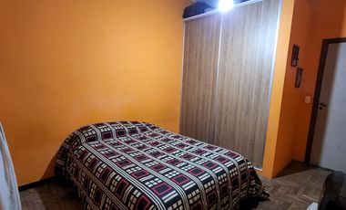 VENTA CASA 3 AMBIENTES EN LANÚS CON COCHERA