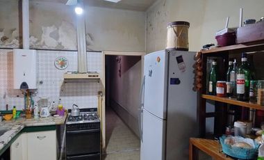 Casa 3 dormitorios, cochera y departamento interno