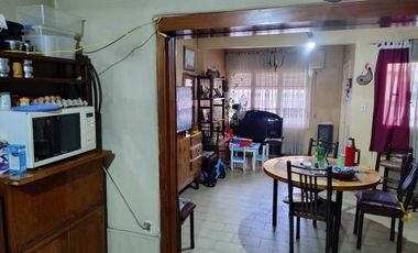 Casa 3 dormitorios, cochera y departamento interno