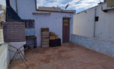 Casa 3 dormitorios, cochera y departamento interno