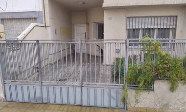 Casa 3 dormitorios, cochera y departamento interno