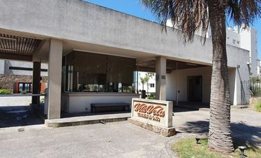 Venta cochera desc en complejo Vila Vela Tigre