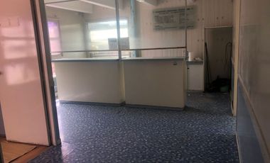 Consultorio-oficina en alquiler a mts Est. Lanús E