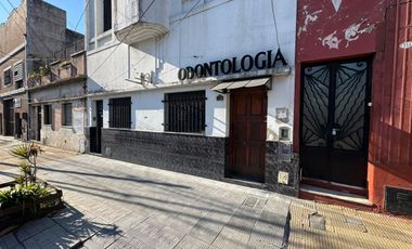 PH 3 AMB EN PRIMER PISO / TERRAZA / A REFACCIONAR