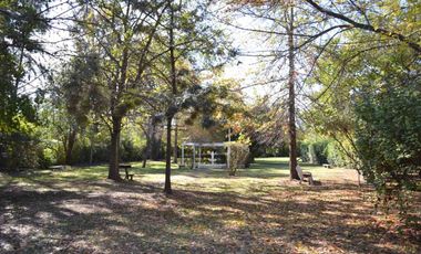 QUINTA EN VENTA SOBRE LOTE 10000 M2 - GUERNICA