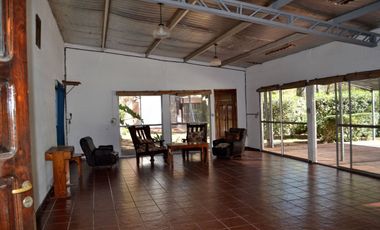 QUINTA EN VENTA SOBRE LOTE 10000 M2 - GUERNICA