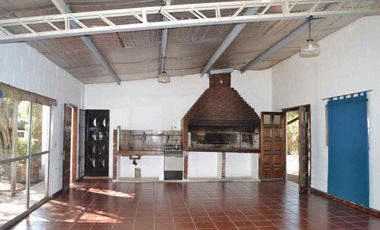 QUINTA EN VENTA SOBRE LOTE 10000 M2 - GUERNICA