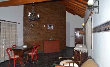 QUINTA EN VENTA SOBRE LOTE 10000 M2 - GUERNICA