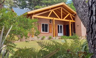 VILLA VENTANA - HERMOSA CASA EN MUY AMPLIO LOTE