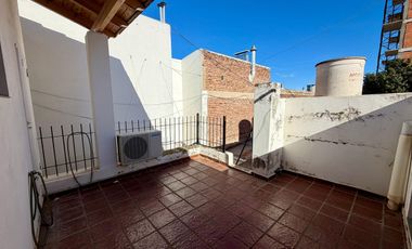 CASA  APTA CREDITO EN SAAVEDRA 1021