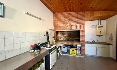 CASA EN VIAMONTE AL 2000