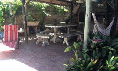 VENTA CASA 5 AMB PILETA COCHERA JARDIN BERAZATEGUI