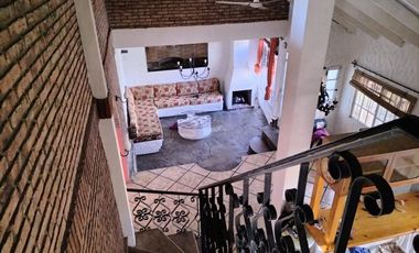 VENTA CASA 5 AMB PILETA COCHERA JARDIN BERAZATEGUI