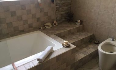 VENTA CASA 5 AMB PILETA COCHERA JARDIN BERAZATEGUI
