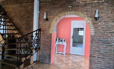 VENTA CASA 5 AMB PILETA COCHERA JARDIN BERAZATEGUI