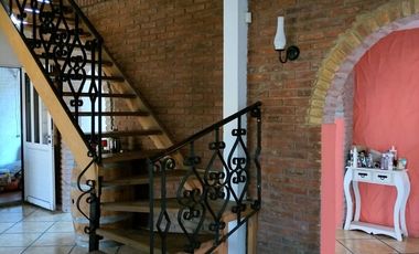 VENTA CASA 5 AMB PILETA COCHERA JARDIN BERAZATEGUI