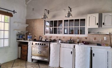 VENTA CASA 5 AMB PILETA COCHERA JARDIN BERAZATEGUI
