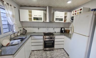 CASA EN VENTA SICARDI 2 DORMITORIOS PILETA