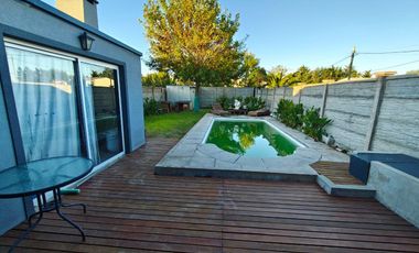 CASA EN VENTA SICARDI 2 DORMITORIOS PILETA