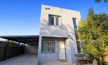 CASA EN VENTA SICARDI 2 DORMITORIOS PILETA