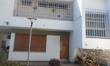 CASA EN ALQUILER (APTA USO COMERCIAL)PERITO MORENO