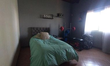 VENTA DE CASA CON  PILETA RODEO DEL MEDIO MAIPU