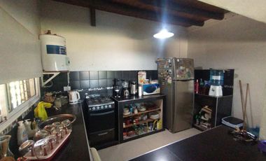 VENTA DE CASA CON  PILETA RODEO DEL MEDIO MAIPU