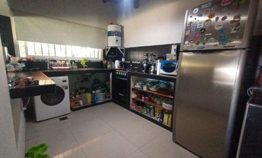 VENTA DE CASA CON  PILETA RODEO DEL MEDIO MAIPU