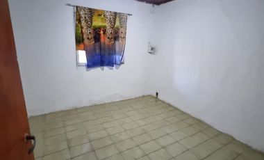VENTA CASA 4 AMB -PATIO-JARDIN-GARAGE-MALVINAS ARG