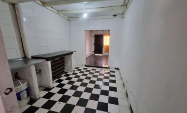VENTA CASA 4 AMB -PATIO-JARDIN-GARAGE-MALVINAS ARG