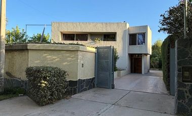 VENTA CASA 5 HABITACIONES, PILETA EN PEDRIEL LUJÁN