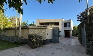 VENTA CASA 5 HABITACIONES, PILETA EN PEDRIEL LUJÁN