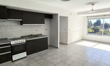 DEPARTAMENTO 3 AMBIENTES C/COCHERA MORENO CENTRO