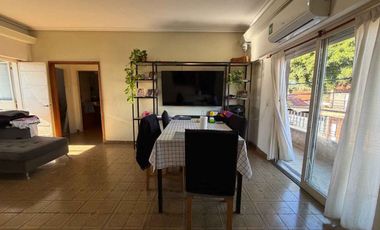 CASA 4 AMBIENTES CON TERRAZA Y GARAGE/LOCAL